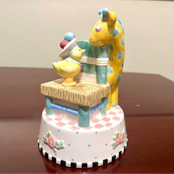 Michel and Co Y2K Vintage music box Hush Little Baby Giraffe Duck lullaby 7.5” - Picture 1 of 6